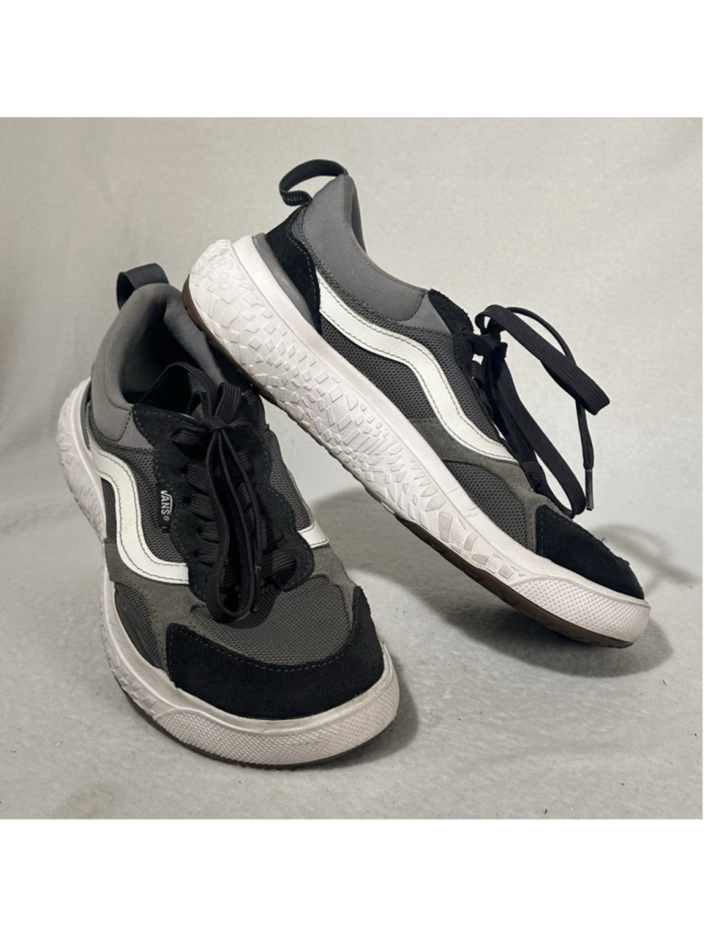 Vans off the Wall Men's UltraRange Neo VR3 Shoes Size 8